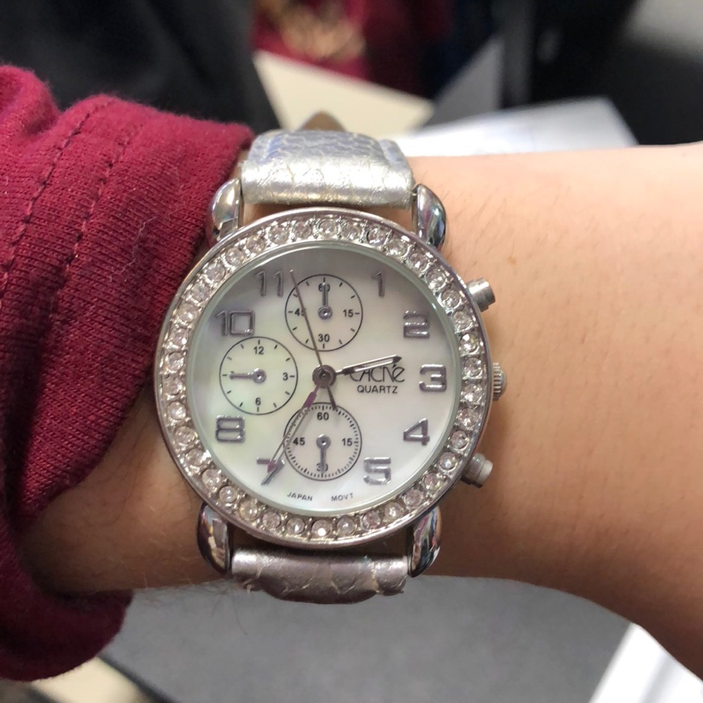 Cachè quartz watch